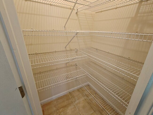 Building Photo - Florida Living at Its Best – 3BR Home with Hot Tub & Resort Amenities