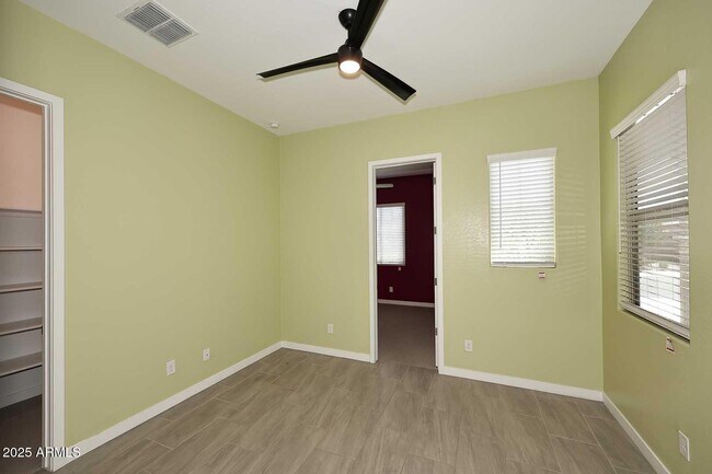 Building Photo - 2516 E King Bird Dr