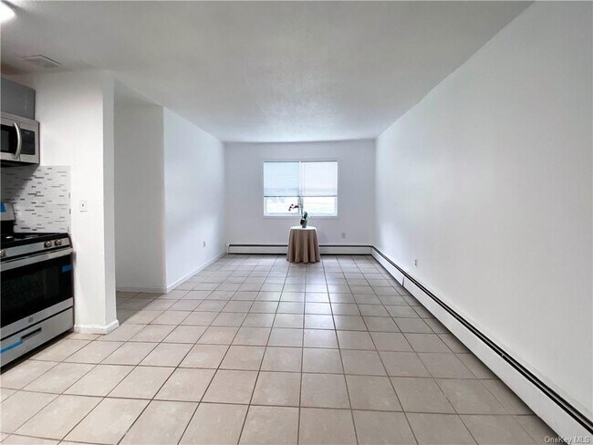 Building Photo - 101 Barclay Manor