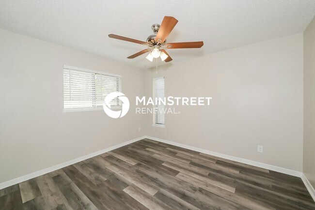 Building Photo - 3 Bedroom Pet-Friendly Home in SARASOTA, FL with Main Street Renewal