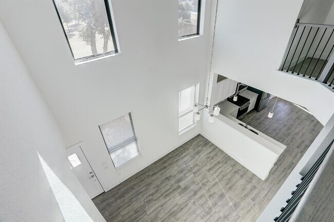 Building Photo - 12301 Maypole Bend