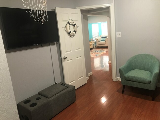 Building Photo - 2319 56th St