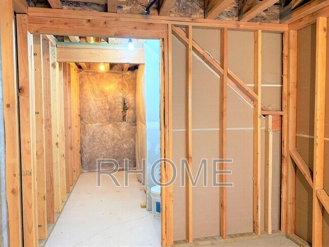 Building Photo - 14257 South Side Hill Ln