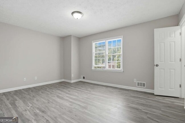 Building Photo - 5344 Ridgemere Ct