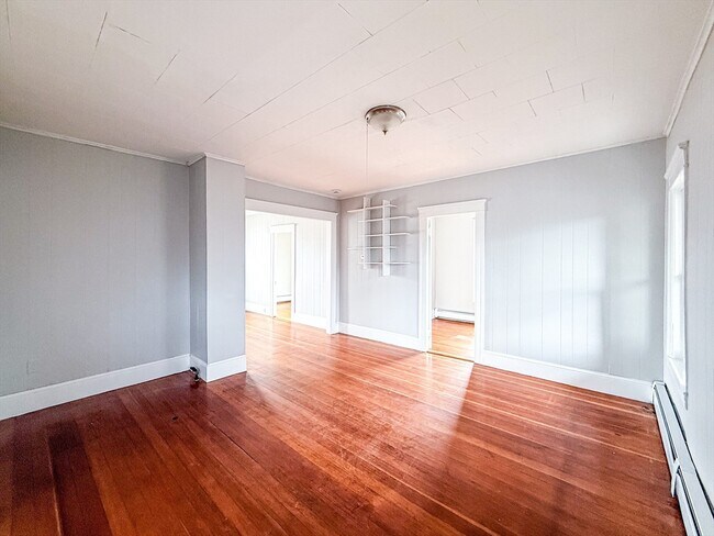 Building Photo - 18 Ellsworth St