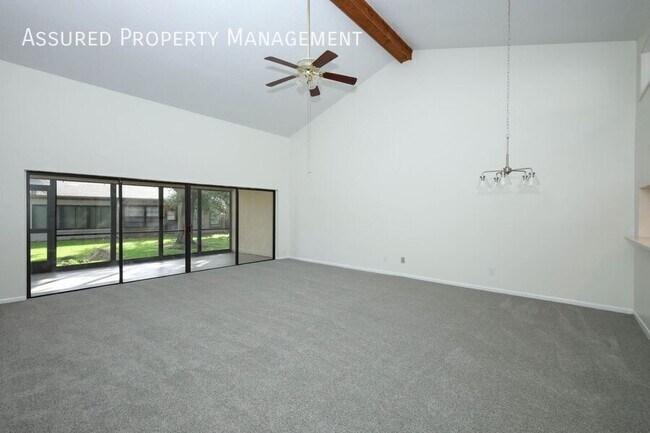 Building Photo - 301 Dryberry Way