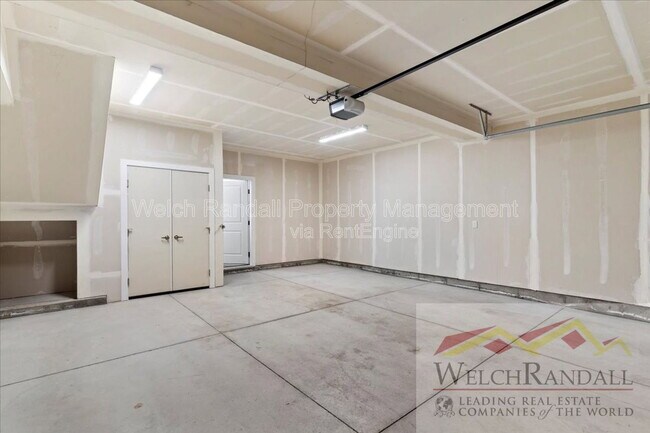 Building Photo - 2348 James Wy