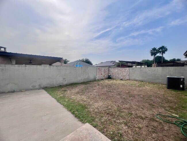 Building Photo - 11110 Revilla Dr