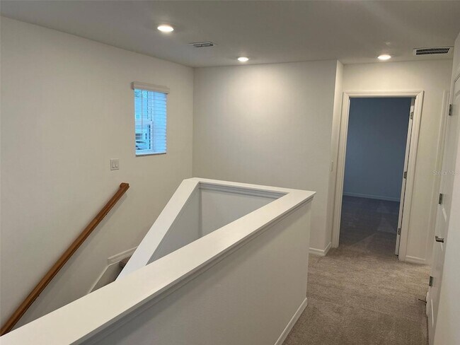 Building Photo - 325 River Front Way