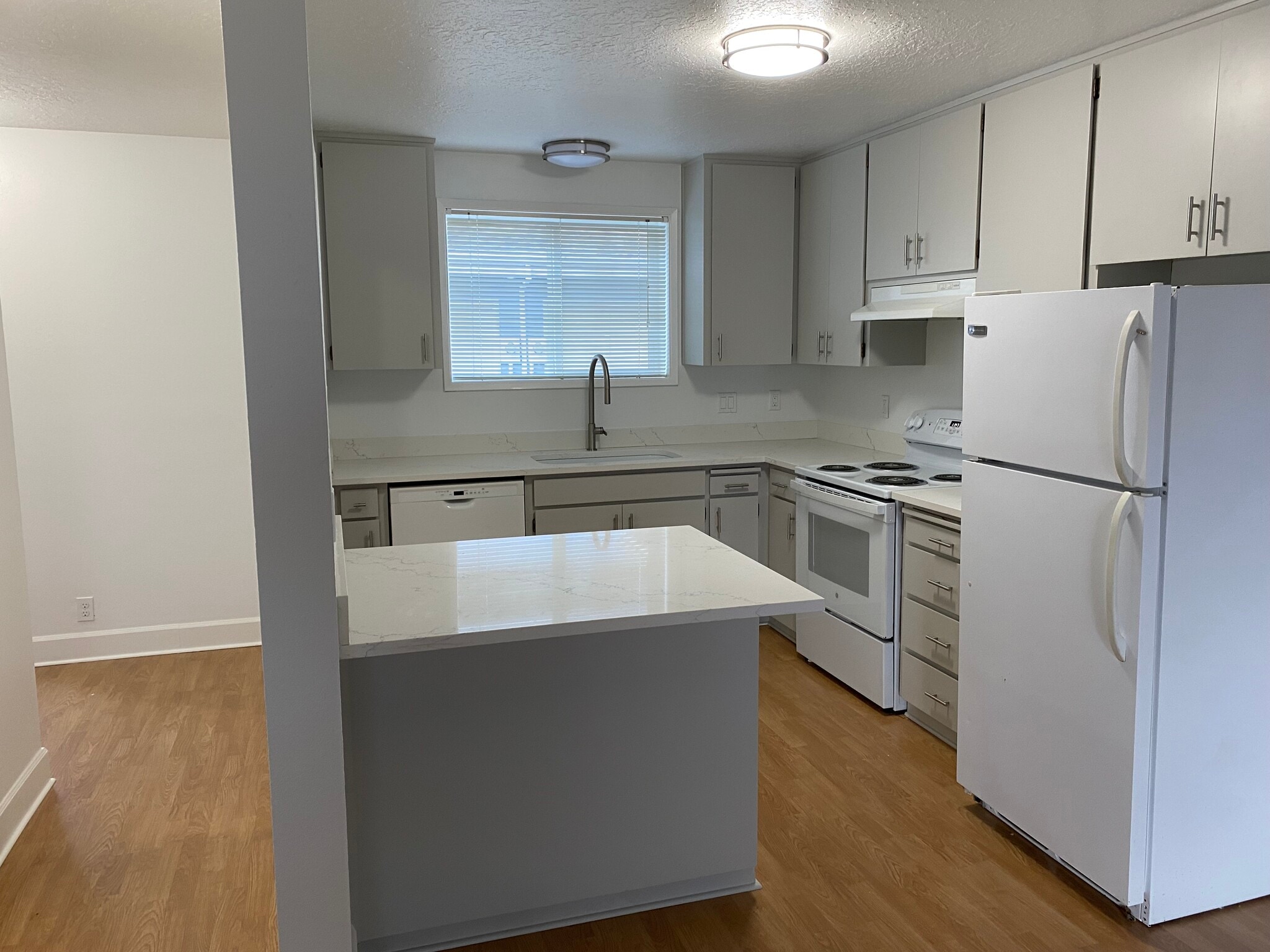 kitchen - 1815 SE Harney St