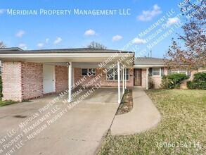 Building Photo - Three bedroom in central Lubbock