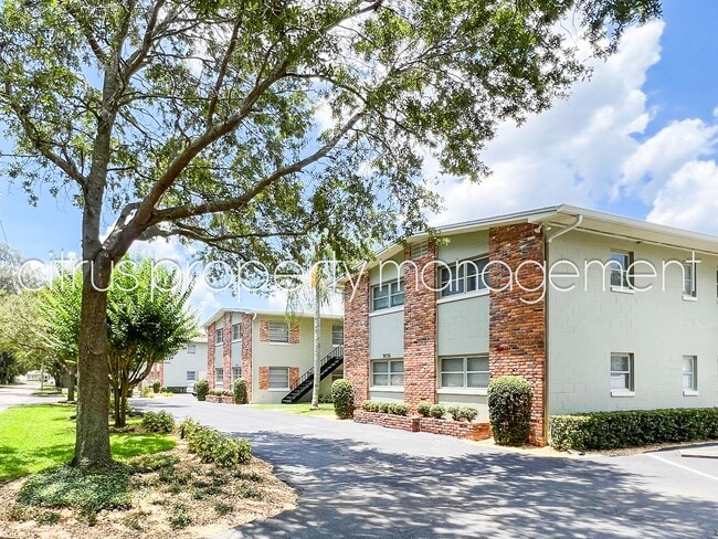 Building Photo - McLean Fairway 3022D