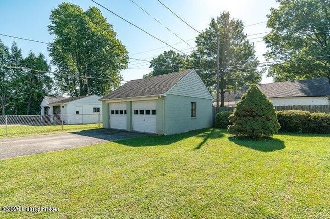 Building Photo - 2126 Lancashire Ave