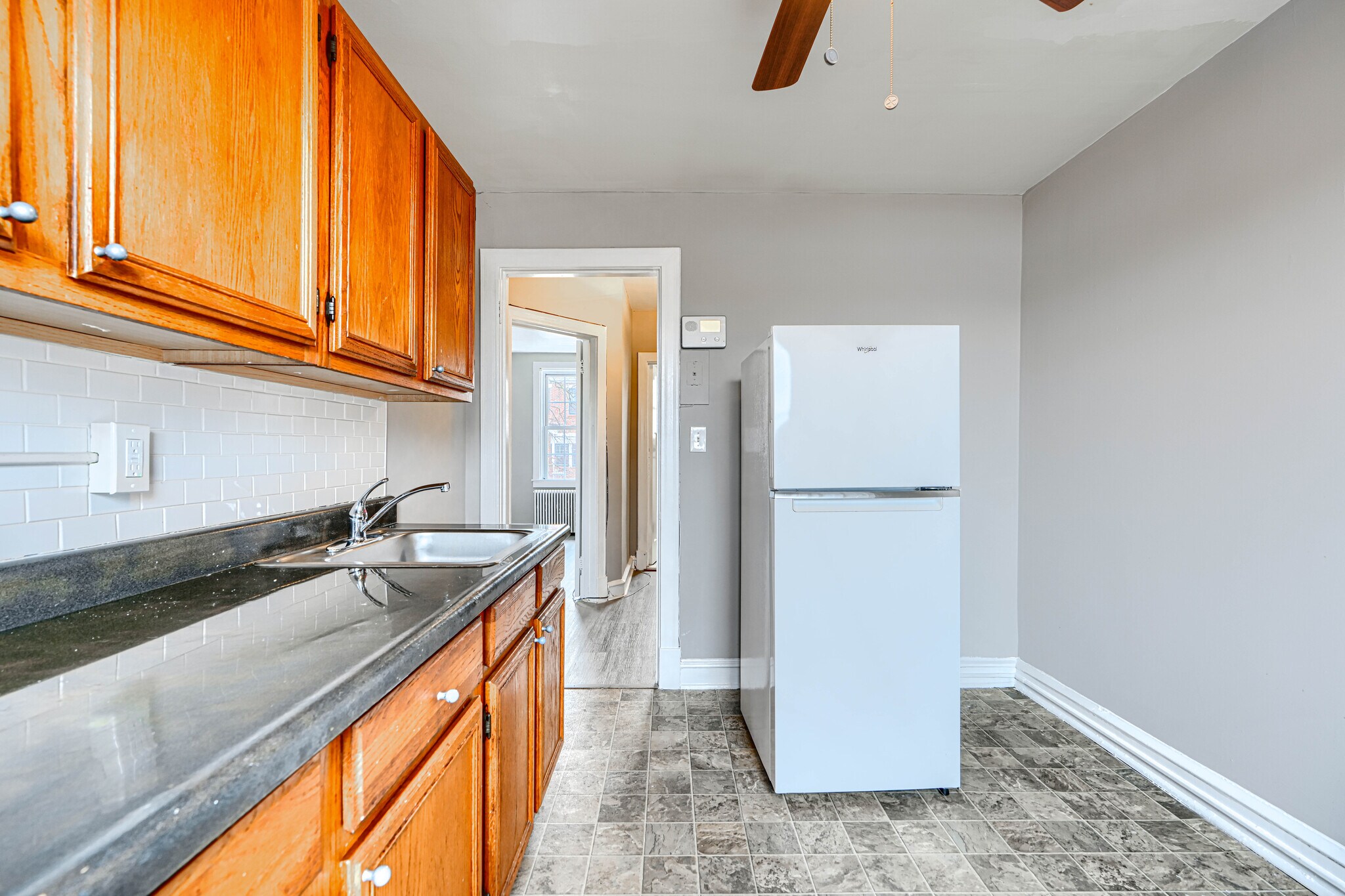 Kitchen - 4243 Shamrock Ave