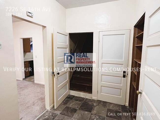 Building Photo - 7226 SE 14th Ave