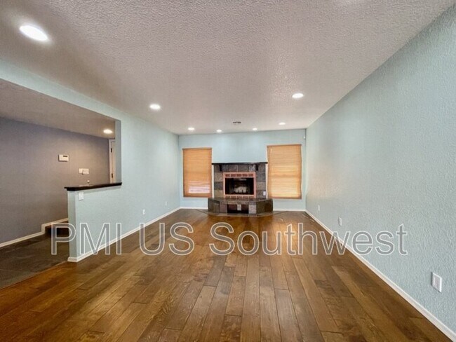 Building Photo - 1394 Mirada Dr