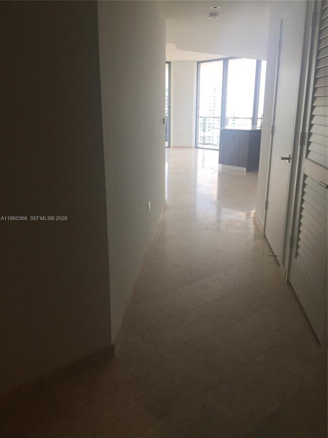 Building Photo - 68 SE 6th St