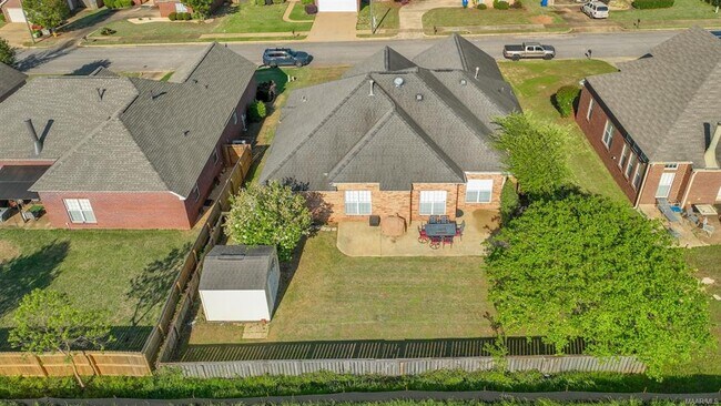 Building Photo - 616 Castle Brook Dr