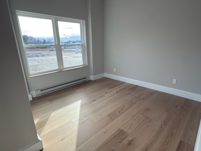 Building Photo - 42 O'Neil St