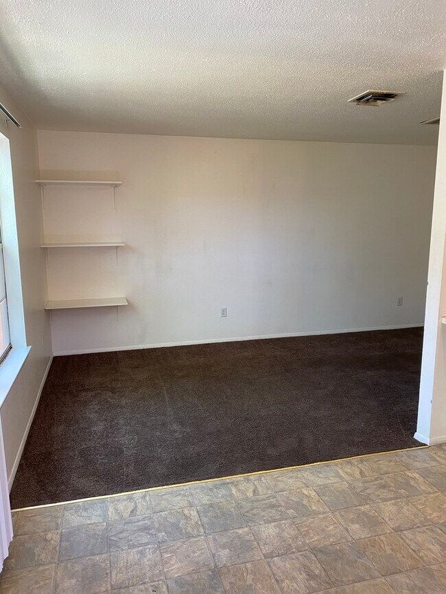 Condo Near Golf Course UNM and CNM 2800 Vail Ave SE Albuquerque NM