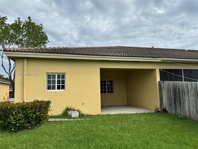 Building Photo - 3384 NE 11th Dr
