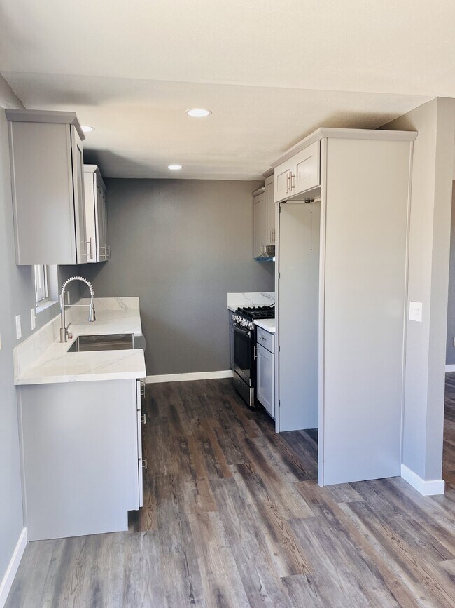 Building Photo - Two bedroom Home in South Joshua Tree