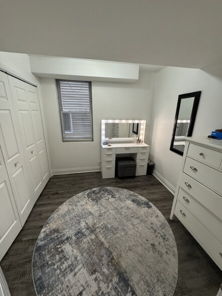 Building Photo - 1507 W Henderson St