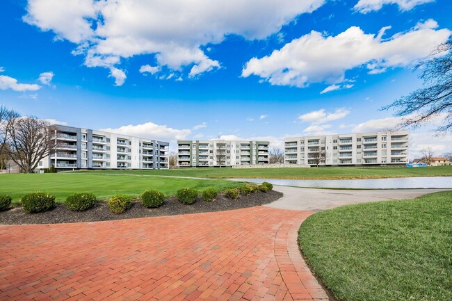 Building Photo - 5211 Highpointe Lakes Dr