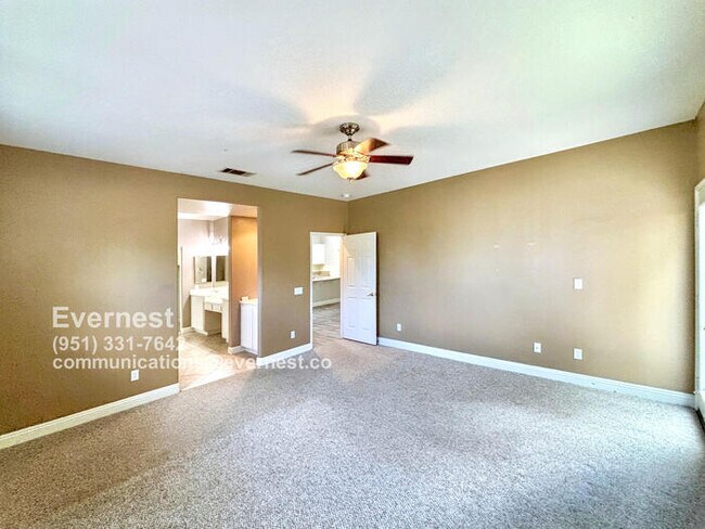 Building Photo - Beautiful 3-Bedroom Home with Fireplace an...