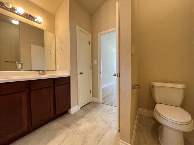 Building Photo - 15203 Lucian Dr