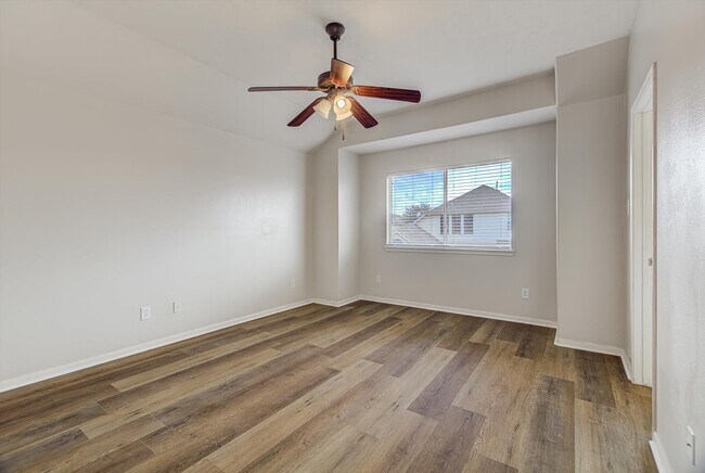 Building Photo - 13983 Maximos Dr