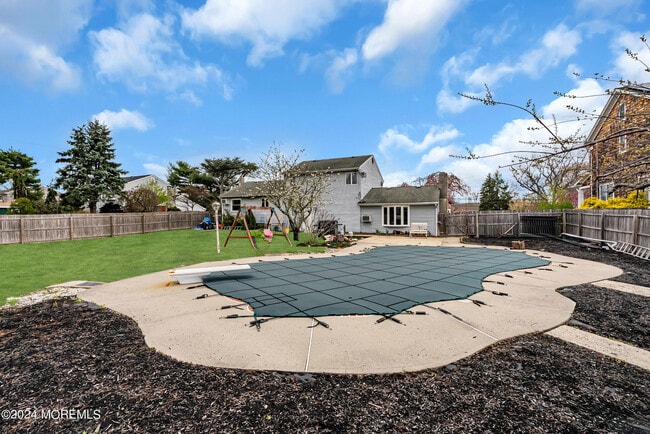 Building Photo - 36 Community Dr