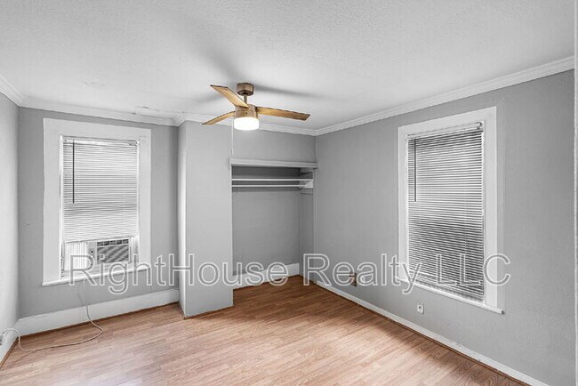 Building Photo - 113 S Grove St