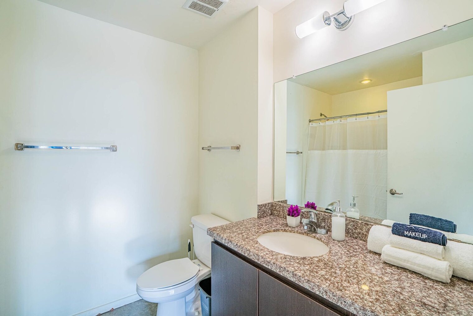 Building Photo - 333 E Roosevelt St