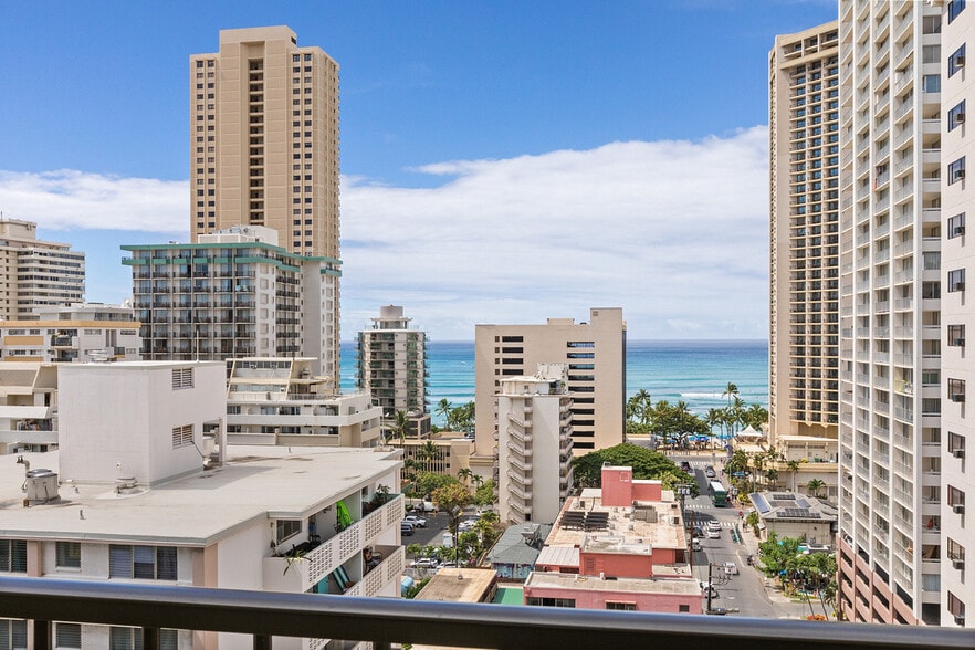 Views - 2440 Kuhio Ave
