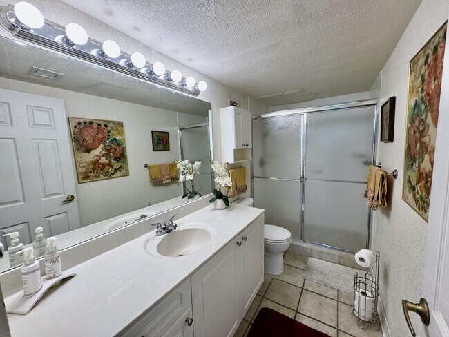 Building Photo - 2501 S Ocean Dr