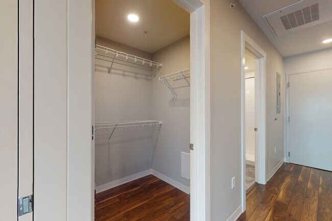 Floorplan - 520 E Armour