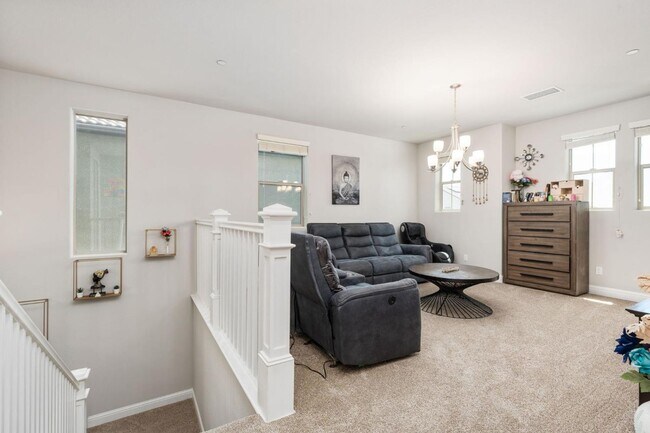Building Photo - Copper River Canvas on the Bluffs! 4B/3BA ...