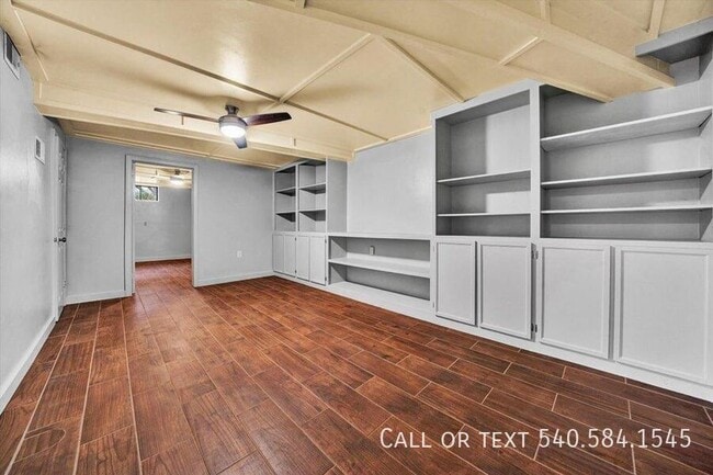 Building Photo - 5001 Hildebrand Rd NW