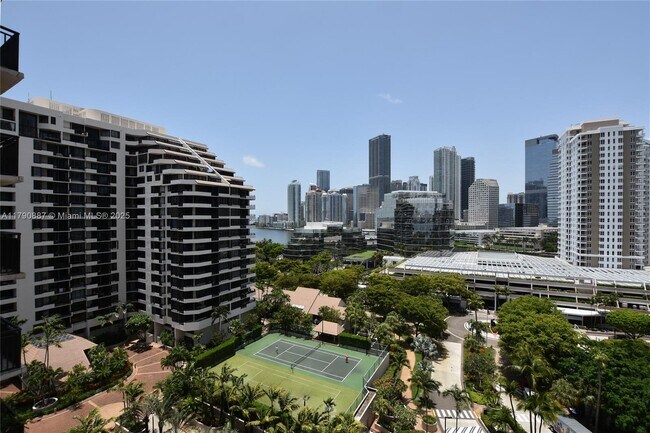 Building Photo - 540 Brickell Key Dr