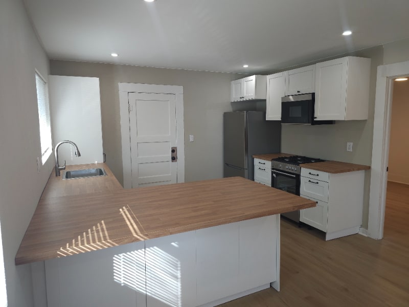 Building Photo - 3728 Franklin Ave