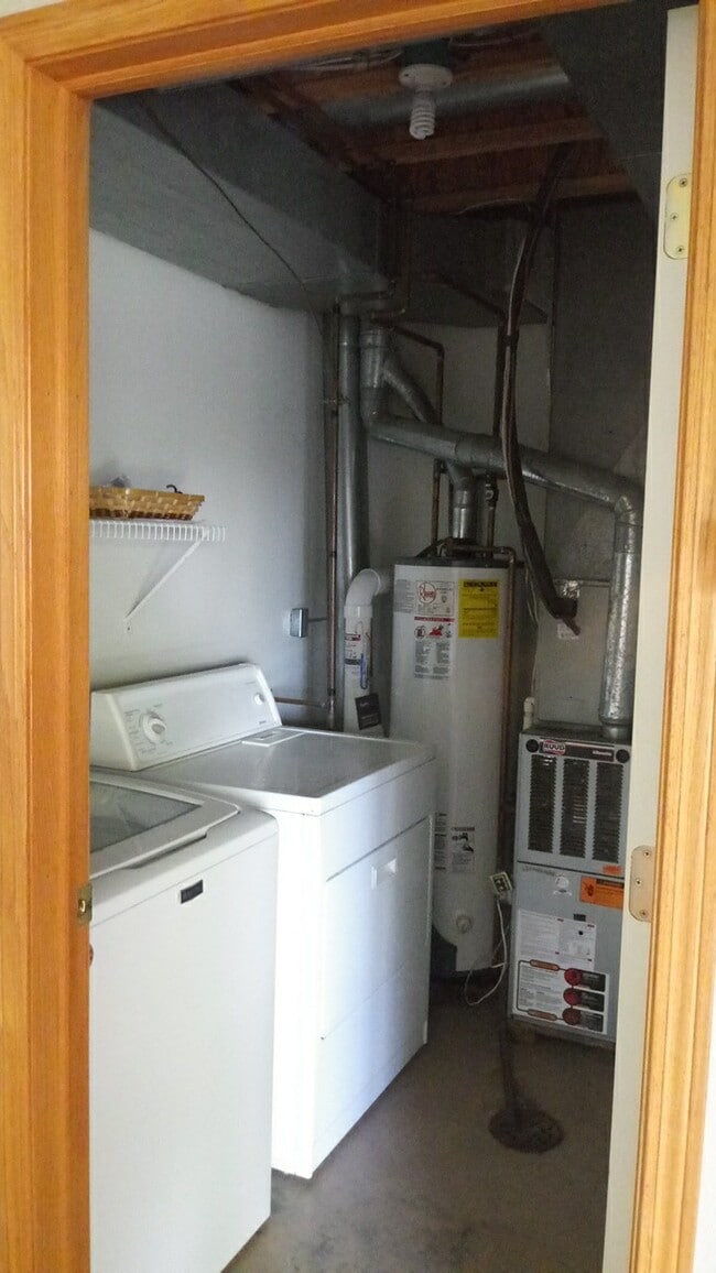 Building Photo - 1675 Hemingway Ln