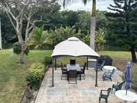 Building Photo - 106 Windsor E