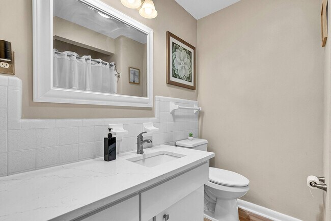 Building Photo - 897 Imperial Dr
