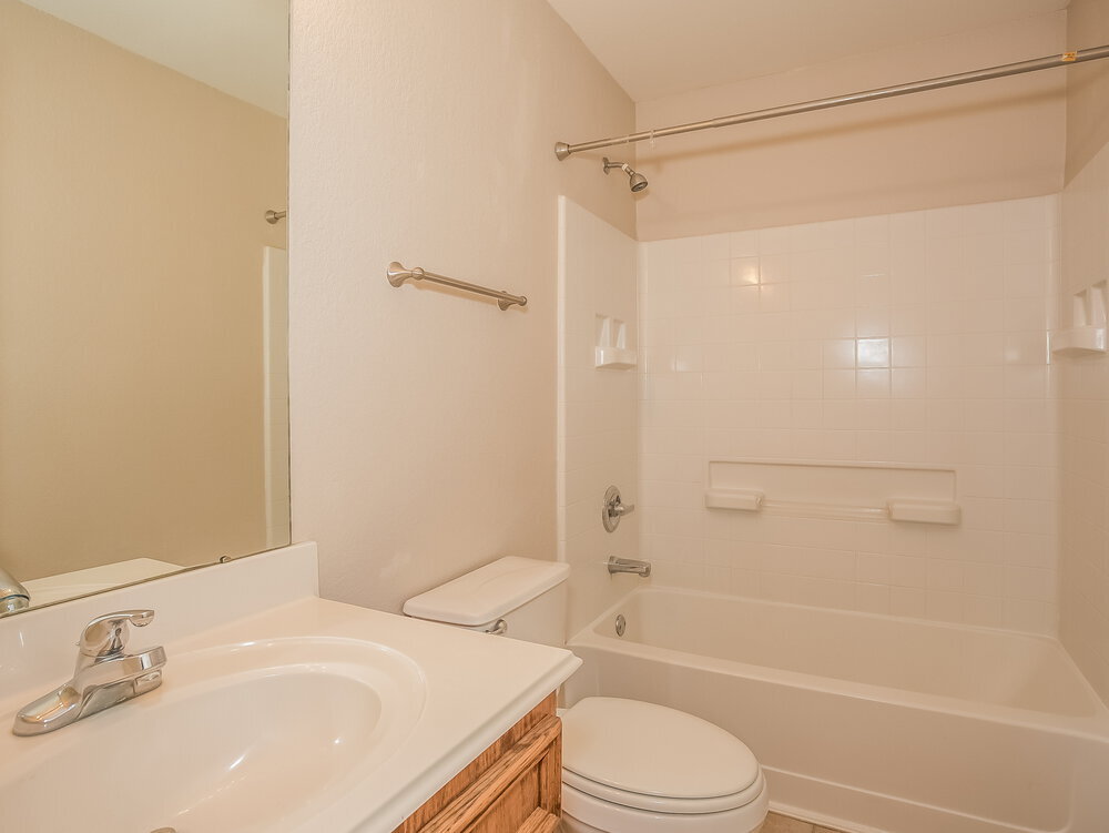 Building Photo - 18719 Reynolds Park Dr