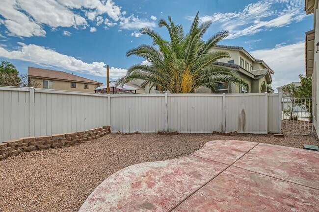 Building Photo - 4726 English Lavender - Gated community! R...