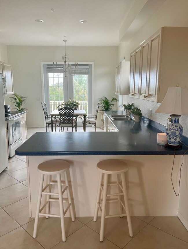 Building Photo - Live on a private island!- Bradenton, FL