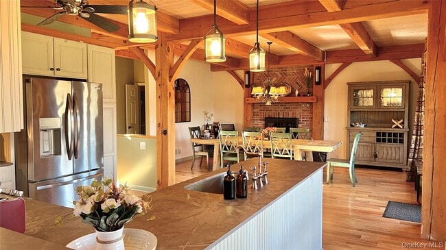 Building Photo - 7 Silo Ln