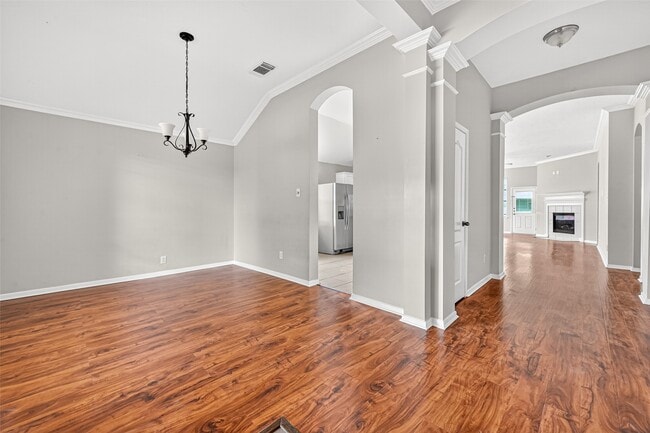 Building Photo - 5615 Brookhollow Oaks Trail
