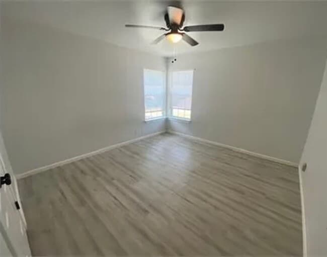 Building Photo - 3038 Weir Ave